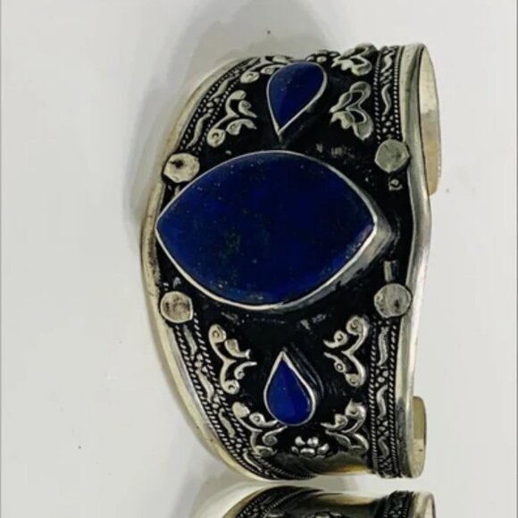 Single Vintage Kuchi Cuff Bracelet: Handmade Tribal Stone Statement Jewelry - Picture 6 of 6